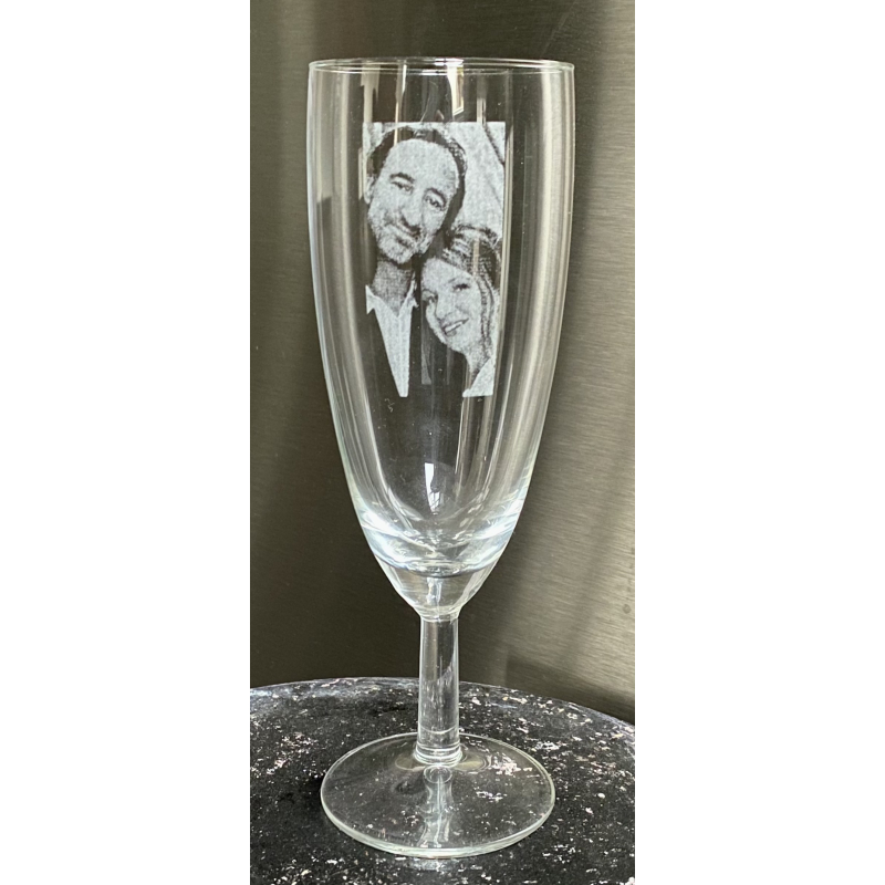 Champagne glazen graveren (prijs is per 2 glazen)